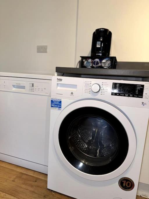 Luxury Cozy 3 Bed Apartment 5Mins From City - Free Parking! Nottingham Exterior foto