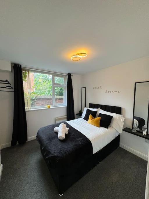 Luxury Cozy 3 Bed Apartment 5Mins From City - Free Parking! Nottingham Exterior foto