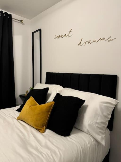 Luxury Cozy 3 Bed Apartment 5Mins From City - Free Parking! Nottingham Exterior foto